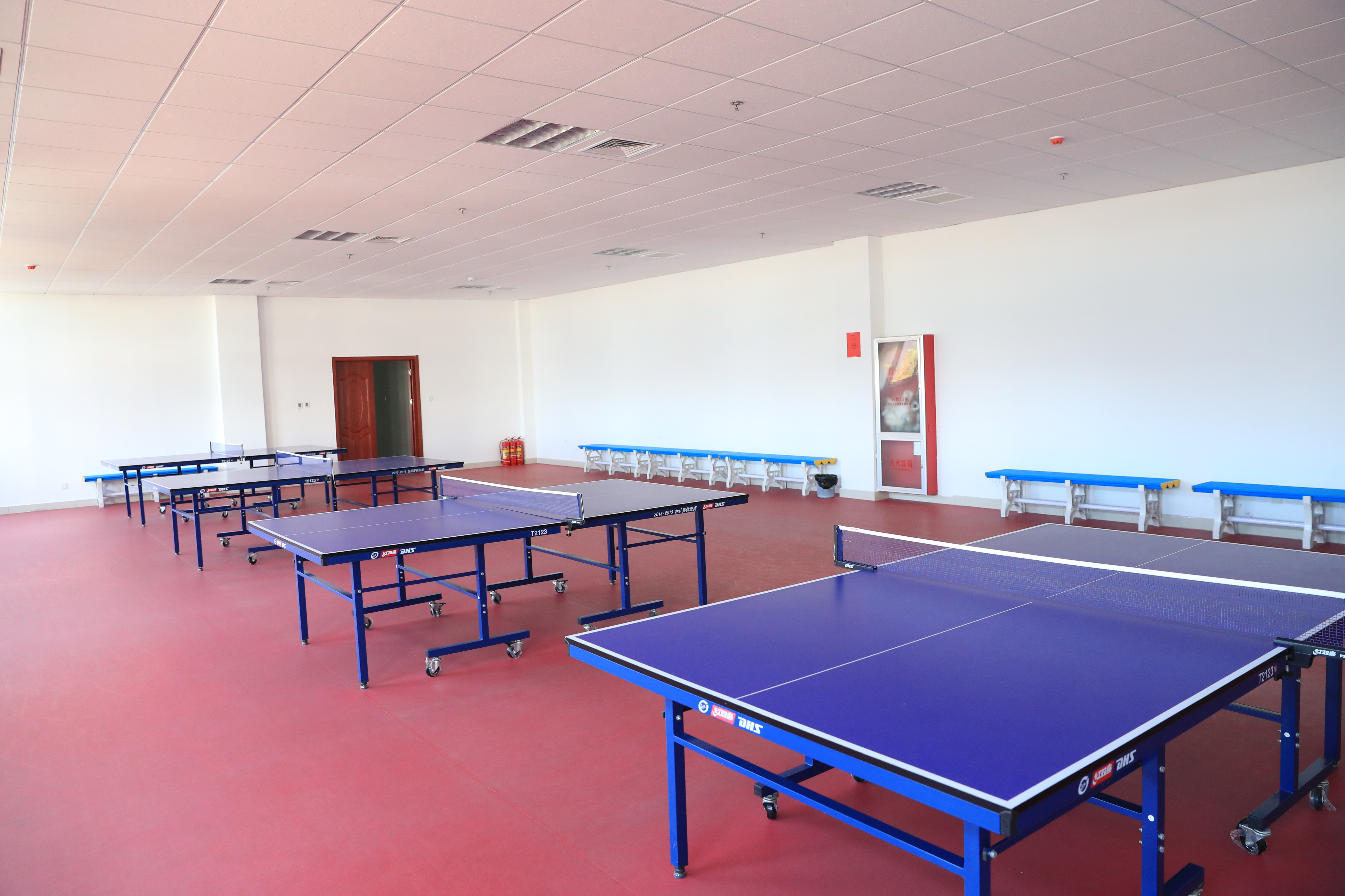 乒乓球室