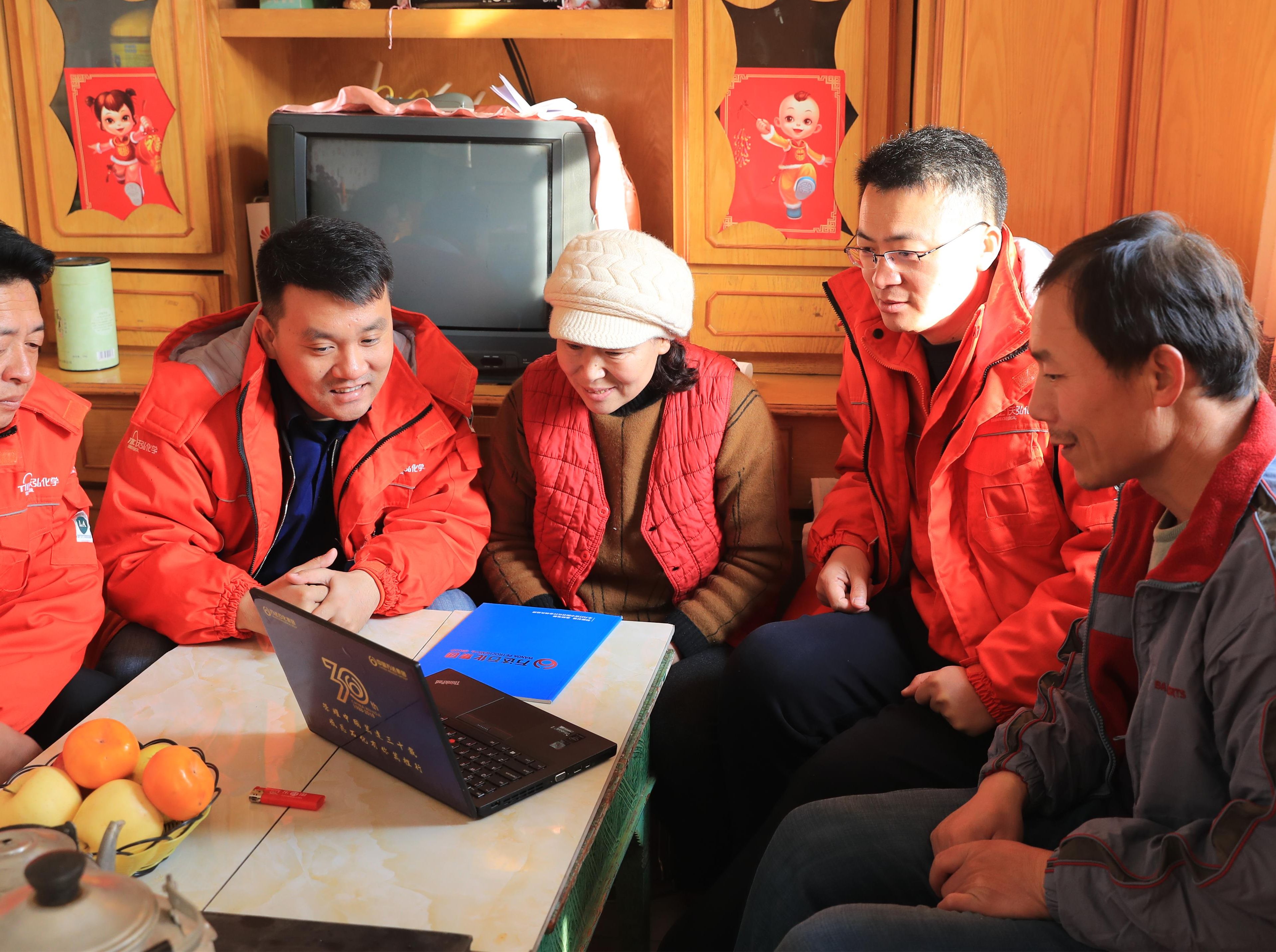 万达集团&ldquo;荣耀三十载、感恩万里行&rdquo; 走访优秀员工家庭