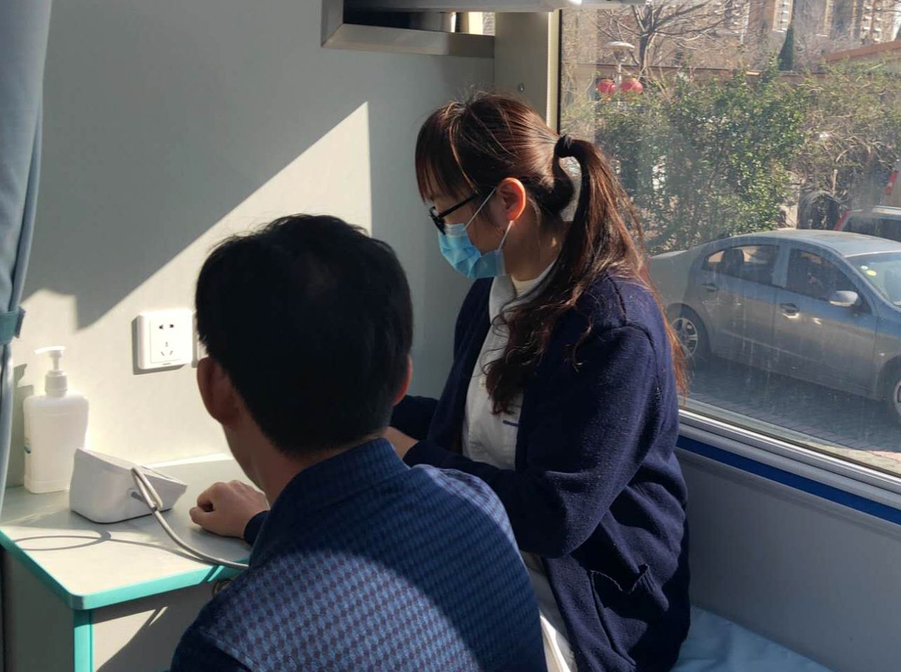 地产集团：组织举行关爱员工健康体检活动