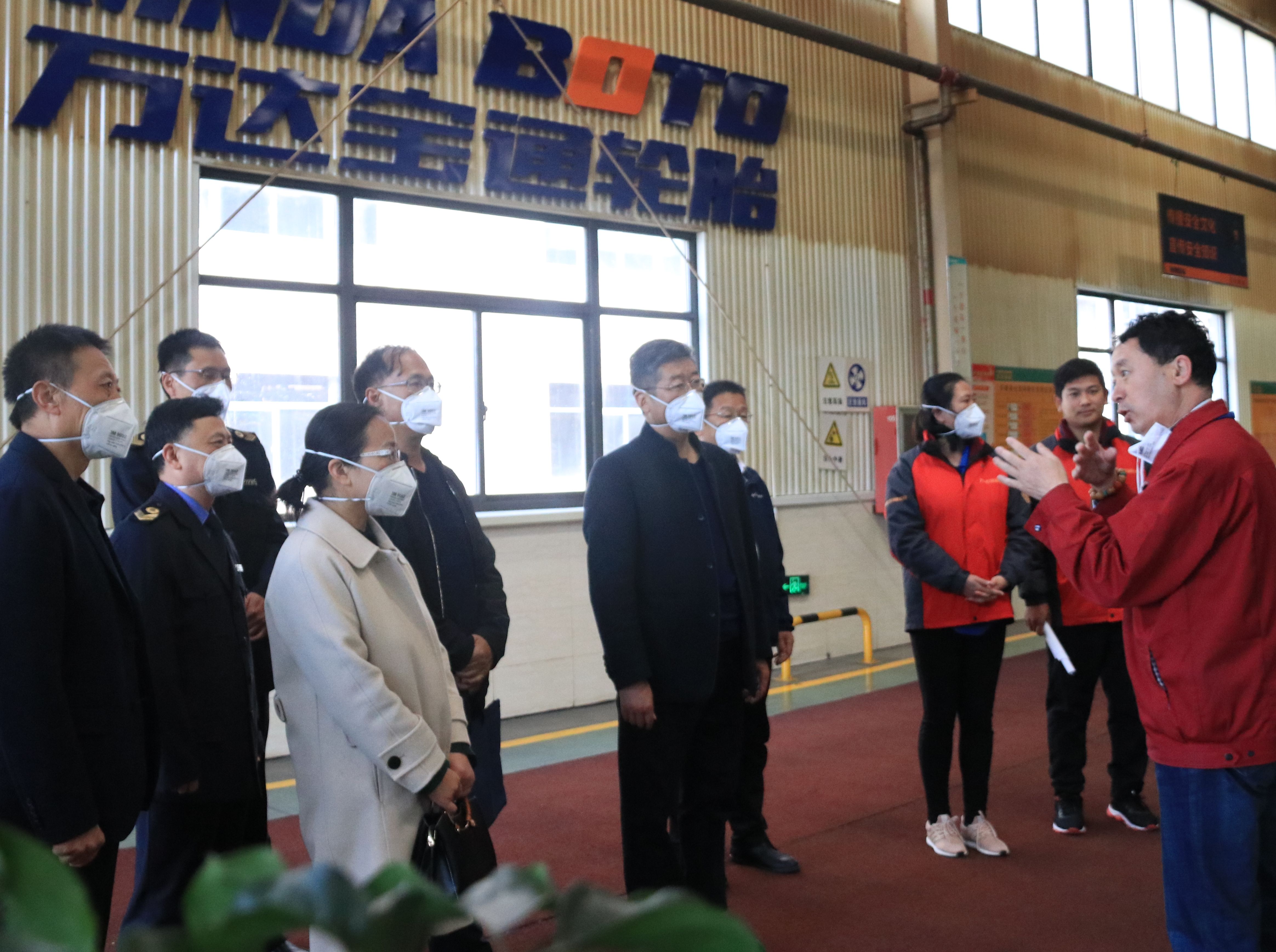 东营市《职业病防治法》宣传周咨询日活动在万达橡胶集团拉开帷幕