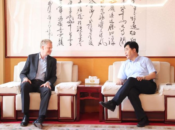 万达集团与新加坡托克集团开展洽谈合作