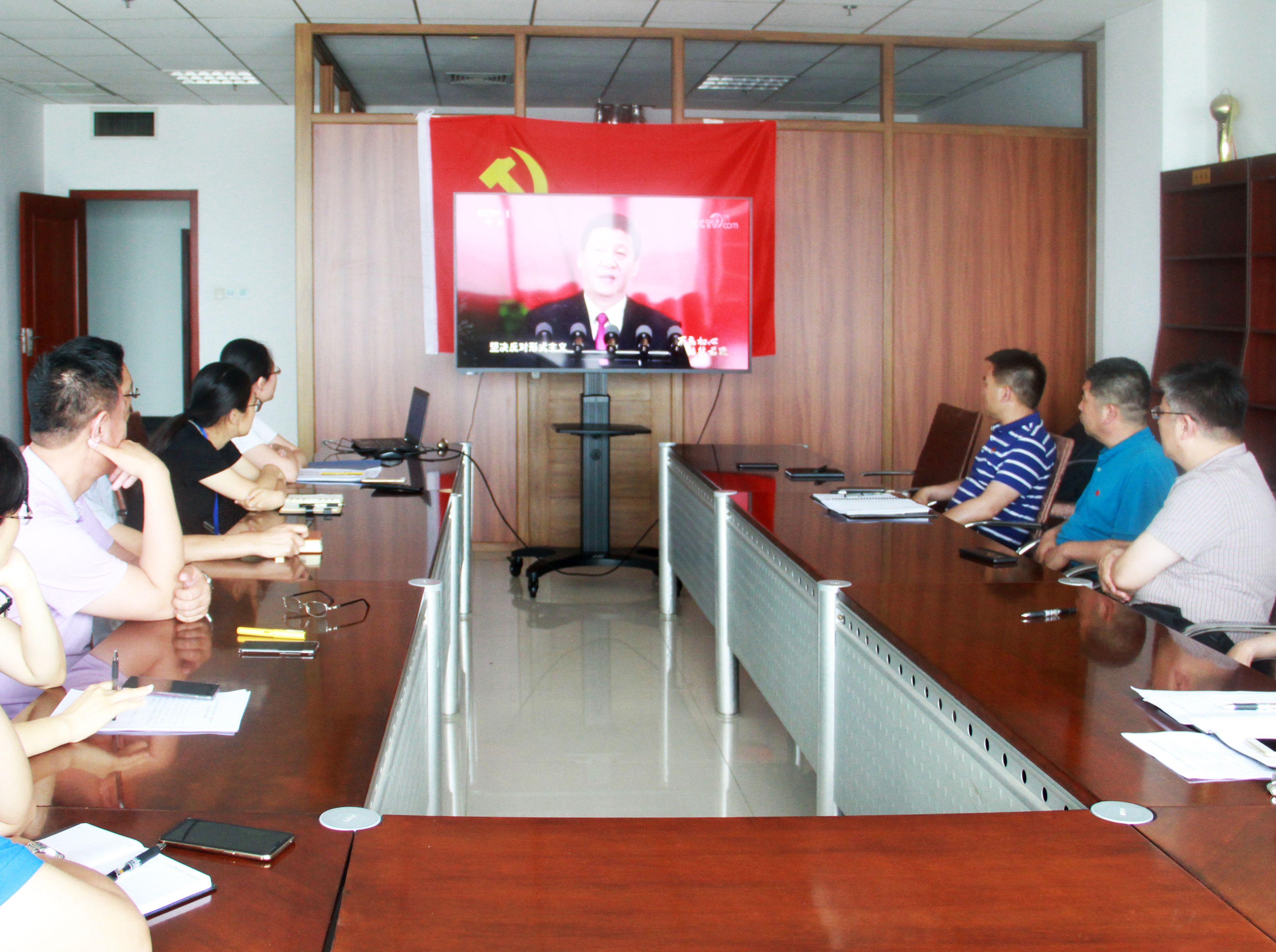 地产集团6月"支部书记讲党课&rdquo;顺利举行