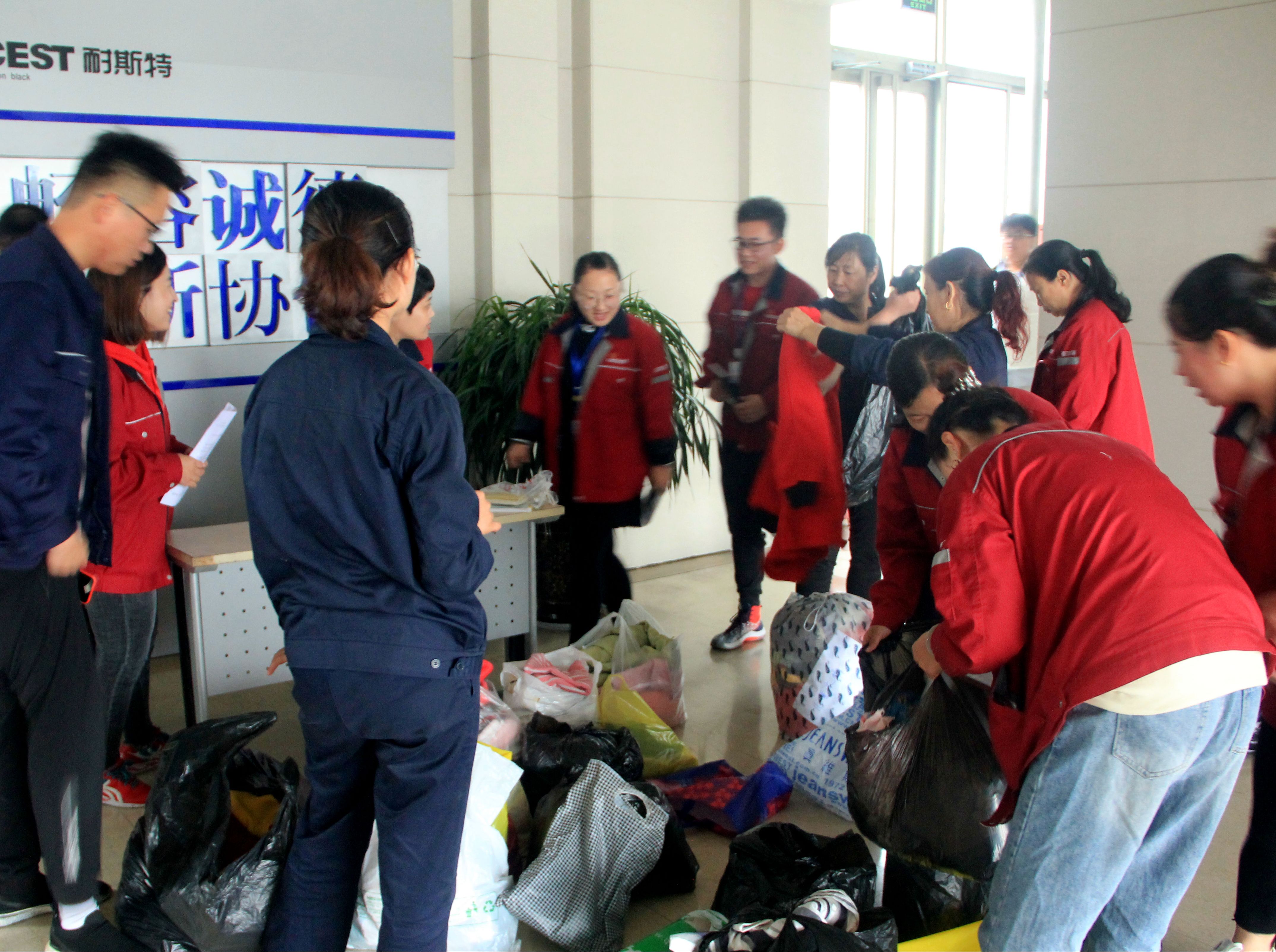 产业报国 奉献社会 | 万达耐斯特开展向新疆疏勒贫困群众爱心捐助活动