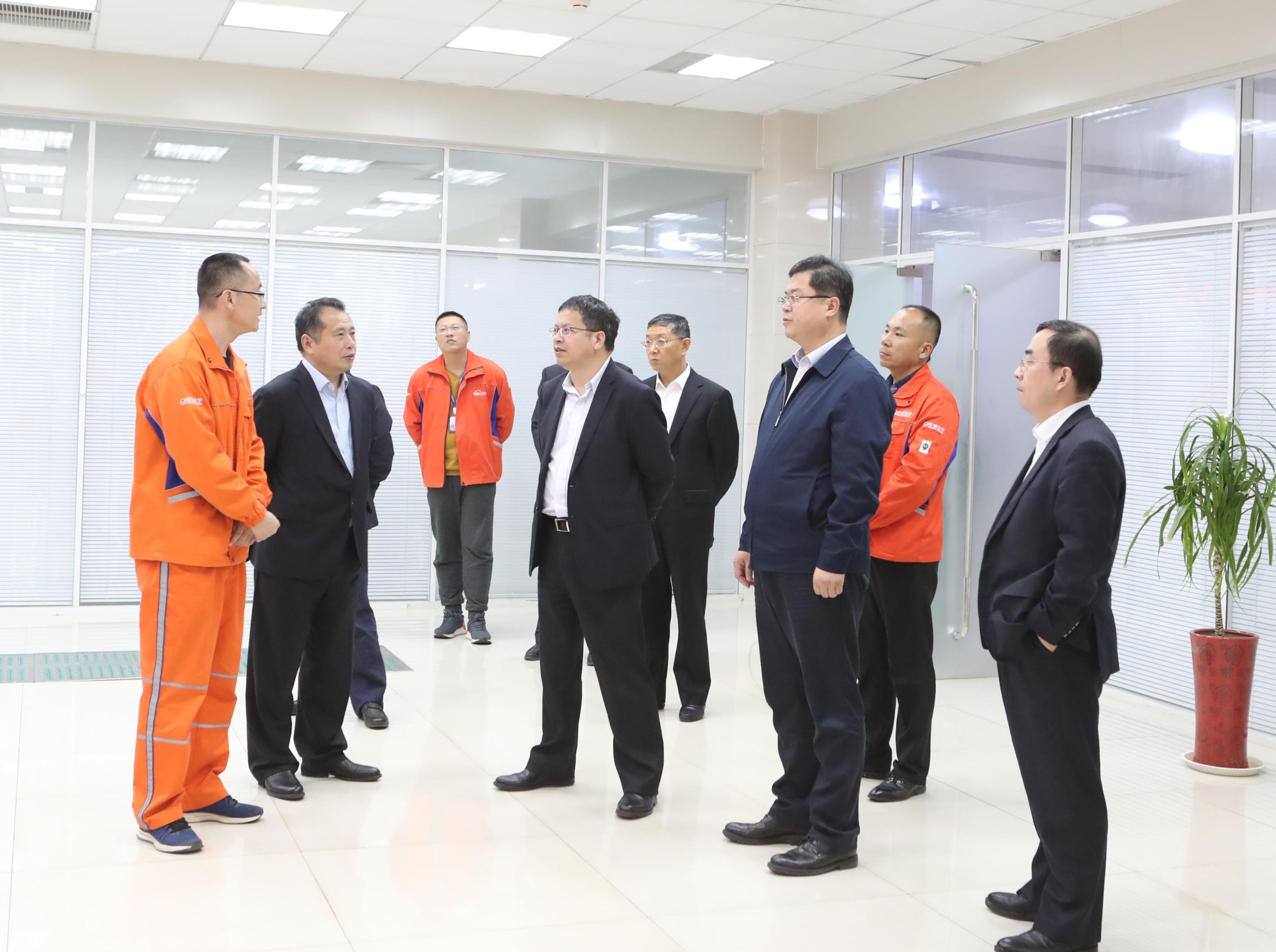 中国银行山东省分行副行长张云一行莅临万达石化集团参观调研