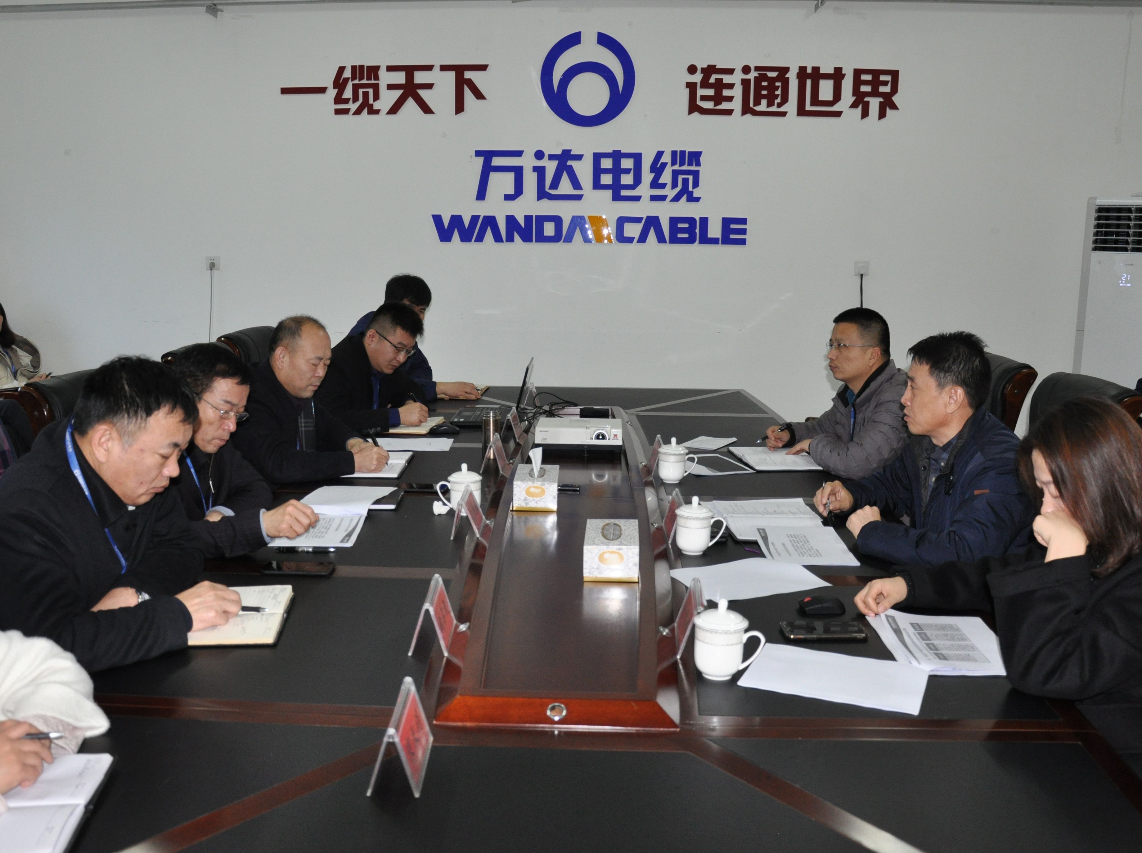 万达集团董事局董事、轮值执行总裁巴洪社到各单位调研工作