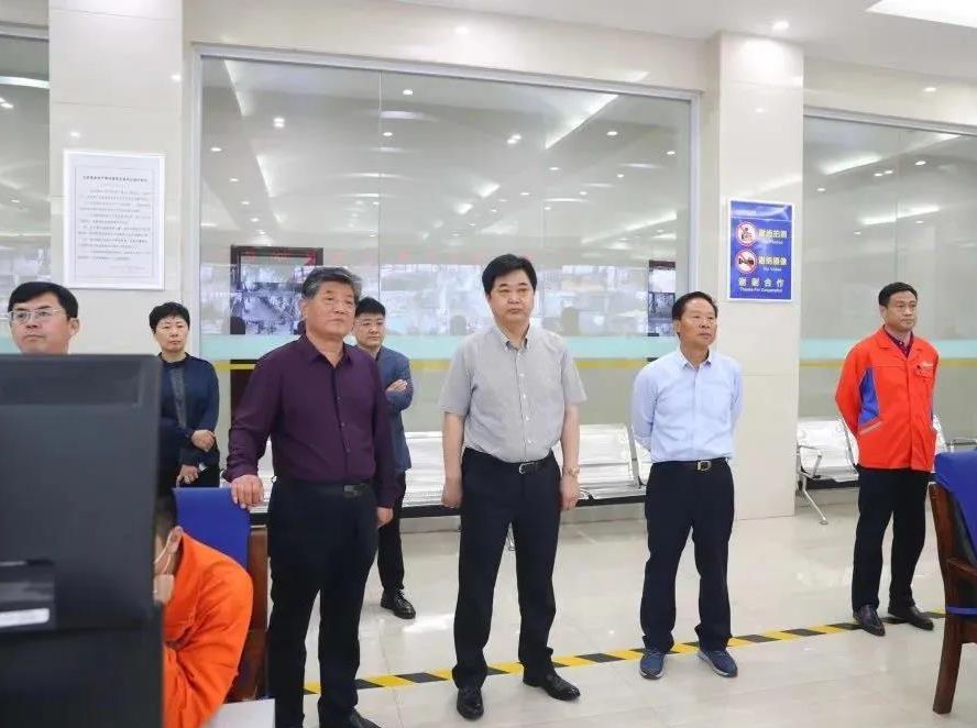 东营市原市长刘国信、政协原主席于树健一行莅临万达石化集团视察指导