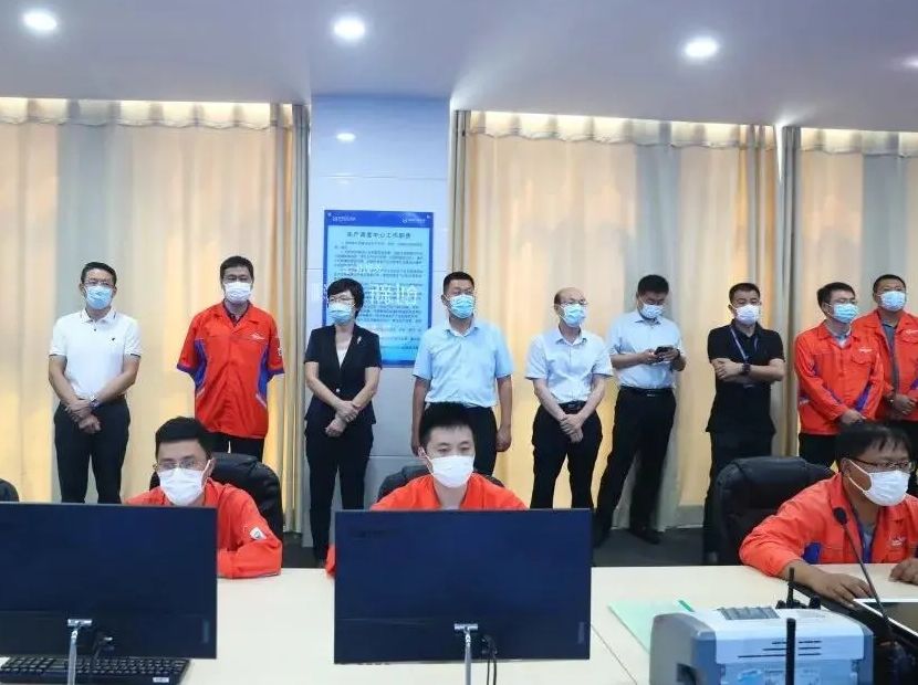 山东省大数据局局长马越男一行莅临 万达石化集团参观调研