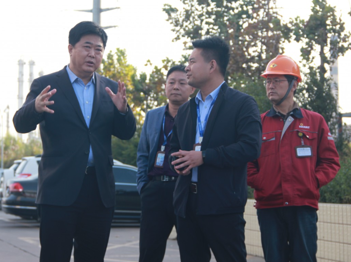 万达集团党委书记、董事局主席尚吉永到万达驻胜坨工业园区部分单位视察指导