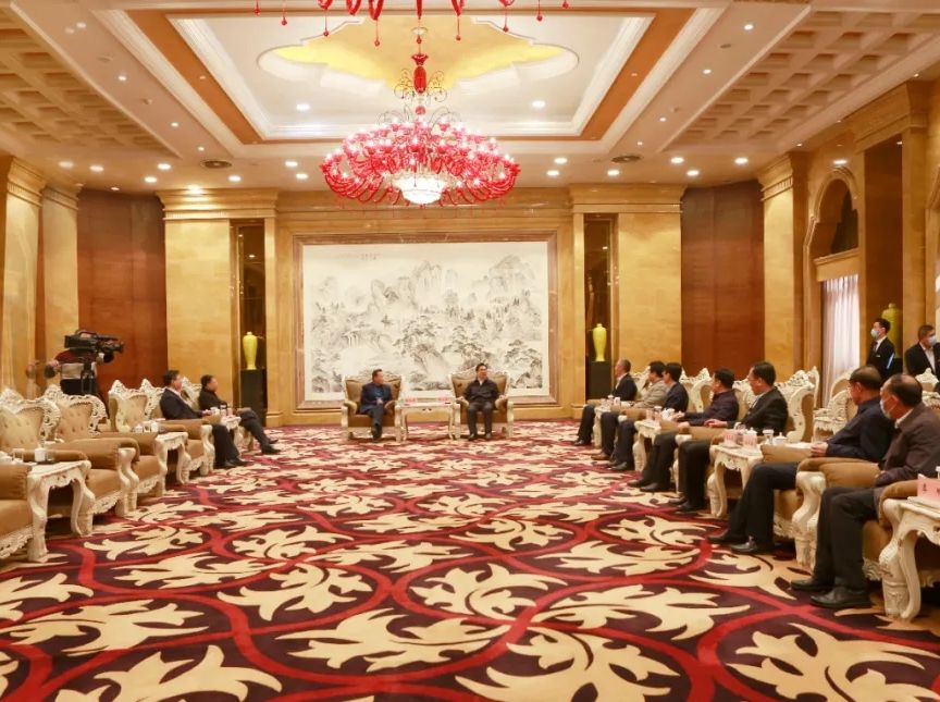 中国银行山东省分行党委书记、行长徐效强一行莅临万达集团考察调研