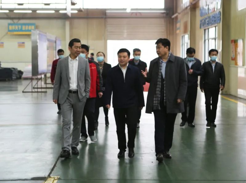 垦利区委副书记、区长解洪涛一行莅临万达集团调研指导工作