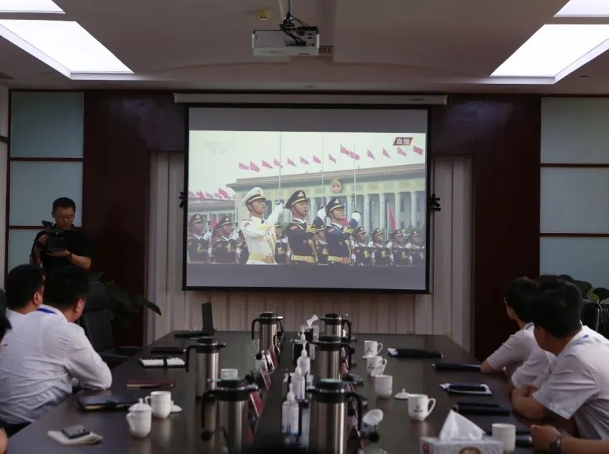 万达集团组织全体党员干部职工收看庆祝中国共产党成立100周年大会盛况