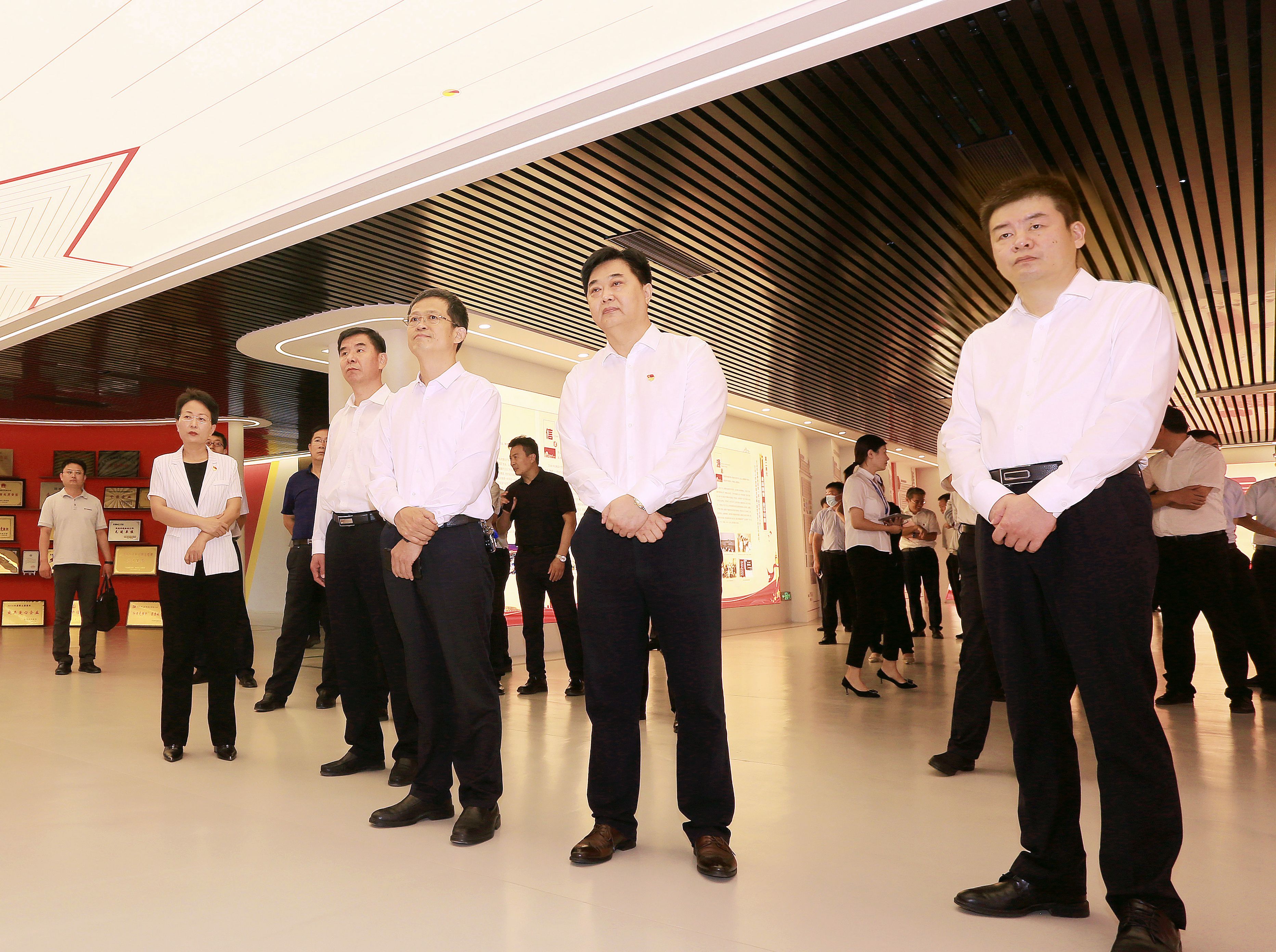 全市基层党建工作半年观摩团到万达集团观摩