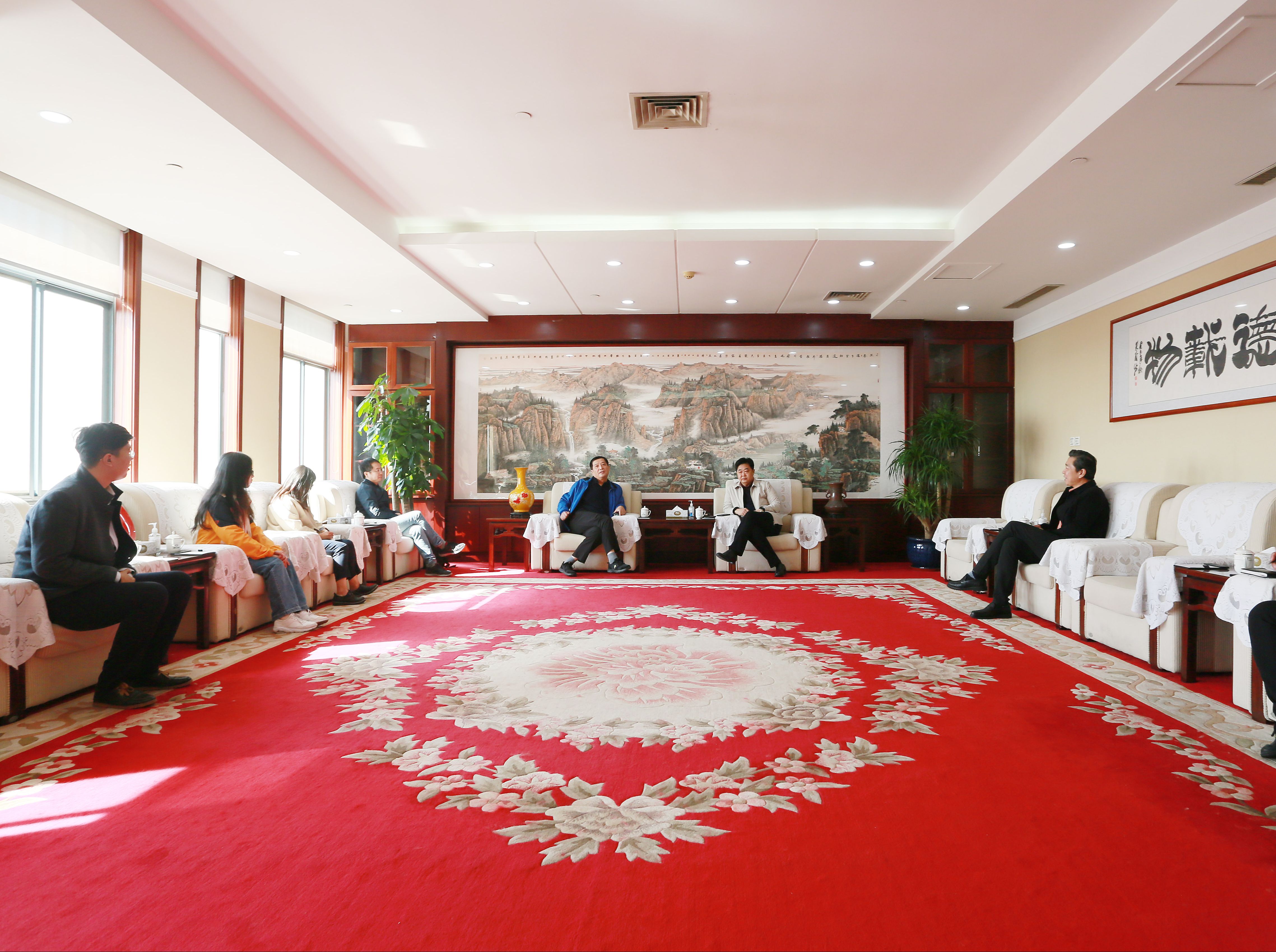 万达集团党委书记、董事局主席尚吉永会见全国政协委员、北京理工大学现代组织管理研究中心主任侯光明教授一行