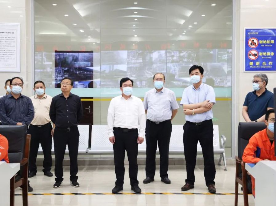 茂名市政协党组副书记、副主席杨培基一行莅临万达集团参观考察