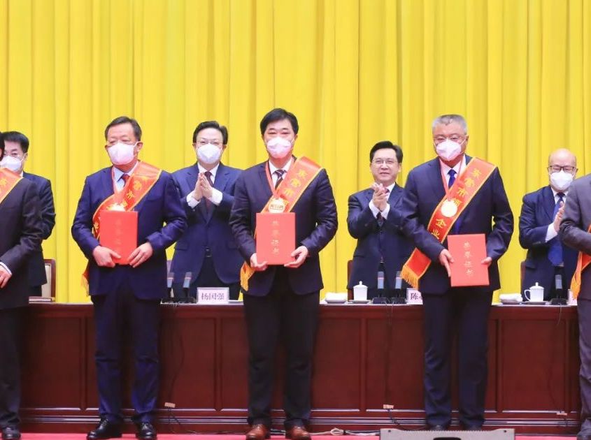 万达集团荣获&ldquo;东营市纳税突出贡献企业&rdquo;称号，集团党委书记、董事局主席尚吉永荣获&ldquo;东营市领军企业家&rdquo;称号