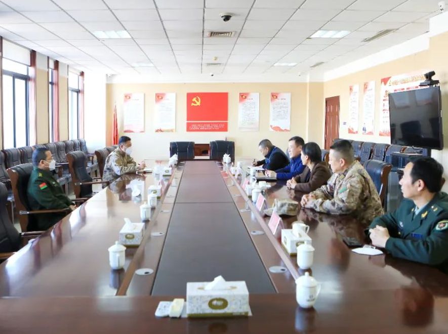 东营市军分区副司令翟世界一行莅临万达集团走访调研