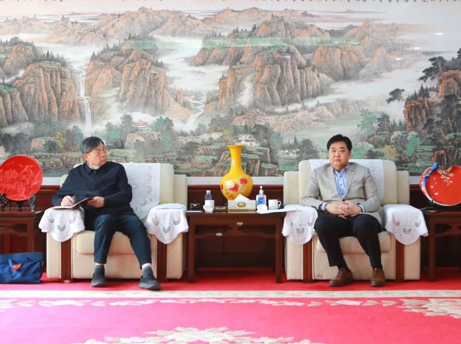 国务院参事、全国工商联原副主席谢伯阳一行到万达集团考察调研